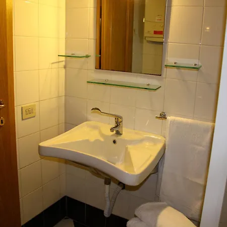 Holiday home Restful Farmhouse Near Forest In Vinci With Pool *