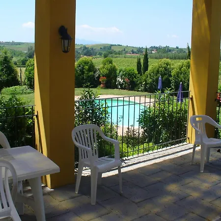 Dom wakacyjny Restful Near Forest In With Pool