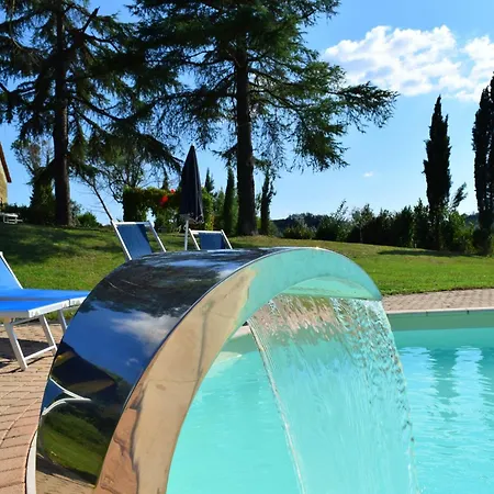 Nyaraló Restful Near Forest In With Pool